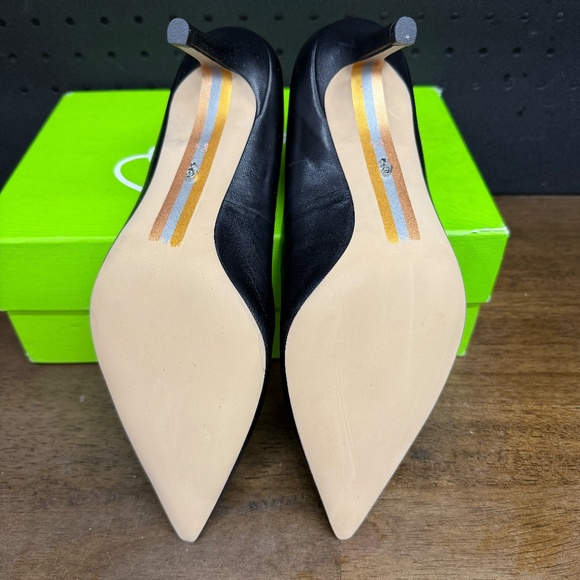 New W/ Box! Women’s Sam Edelman Vienna Pointed Toe Black Leather Pump Size 8 - Picture 5 of 5